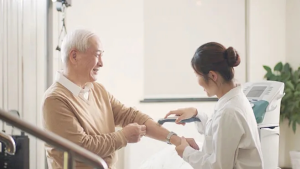 流程繁、无人陪？天机陪诊暖心护航空巢老人